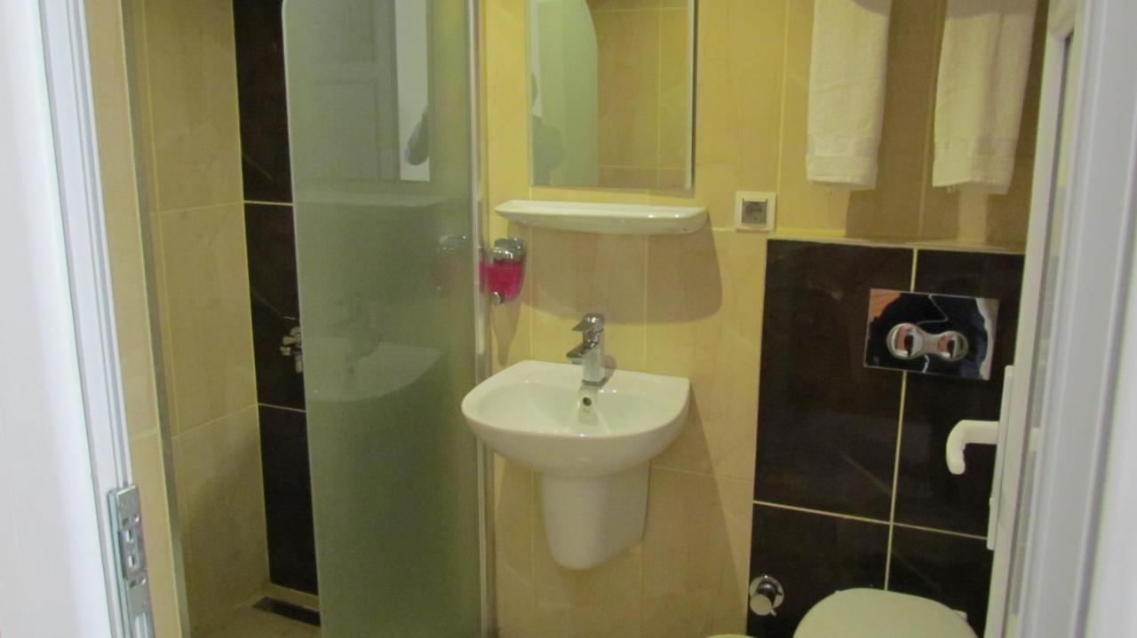 Dostlar Hotel เมร์ซีน ภายนอก รูปภาพ